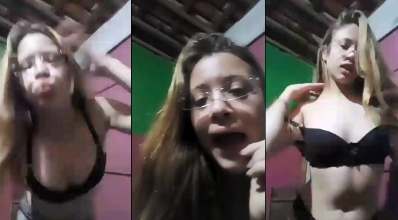 un rico striptease antes de que lleguen sus padres