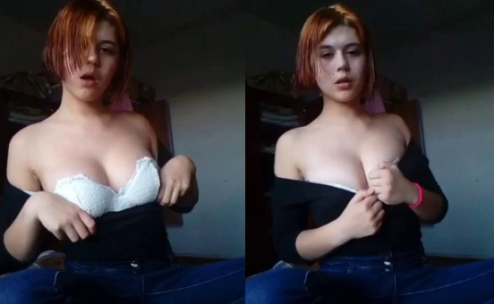 como siempre poniendose sexy y provocativa