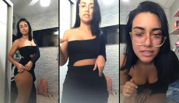 A ella le encanta calentar a sus amigos por videollamada