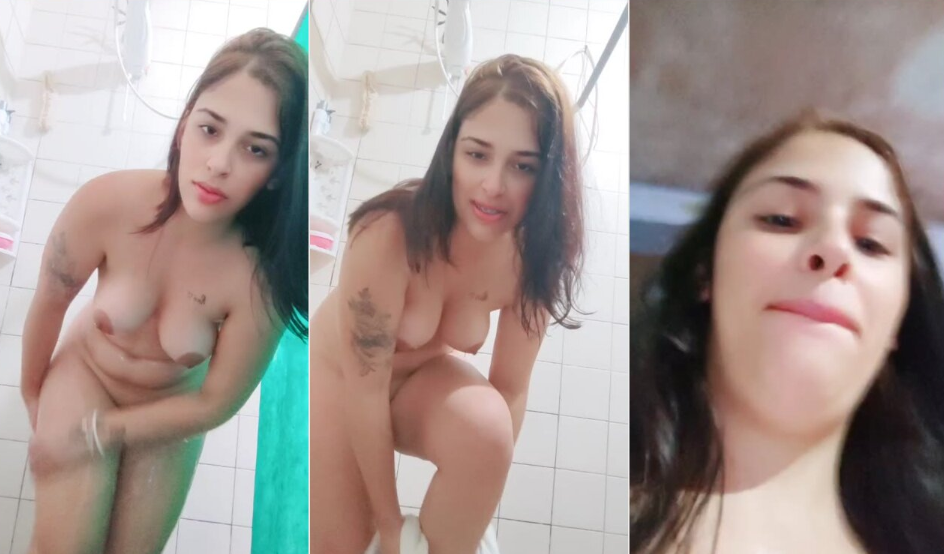 mira que rica jovencita cachonda se graba en el baño desvistiendose