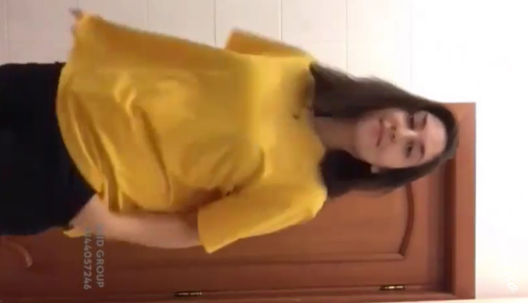 con la carita de inocente pero Lilina resulto ser una perraca que se desnuda toda