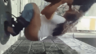 Mexicana nalgona chupando en la vía