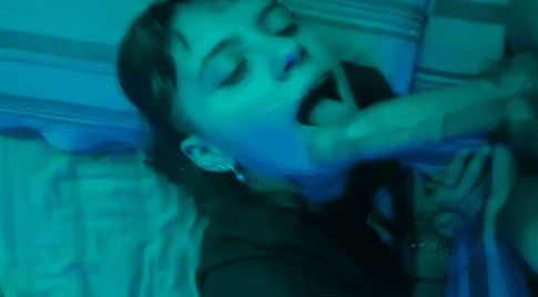 dandole lechita caliente a la morrita calenturienta