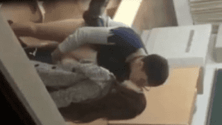 Culeando a una pendeja peruana en la sala