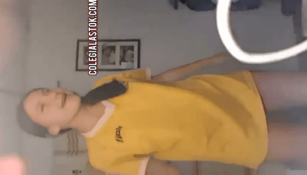Jovencita se deja coger por su primo mayor que ella