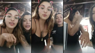amigas calientes de la universidad se graban haciendo travesuras