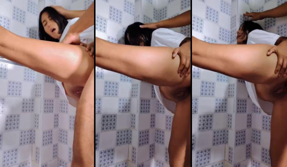 con la patita levantada se la mete completita el novio a la morenita