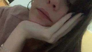 jovencita colegiala le pide al novio que grabe mientras que la esta penetrando