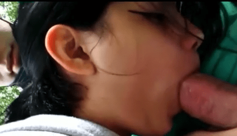 Colegiala chupa en el monte y la graba su chico